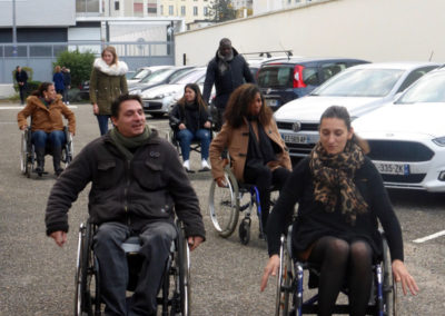 Mise en situation de handicap moteur